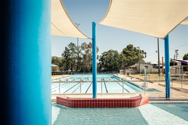 Narrabri Pool outdoor and splash park